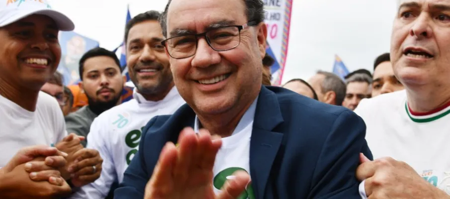 Augusto Cury cancela agenda e chora ap�s morte de Bruno Avelar e Rick Sollo em acidente de helic�ptero