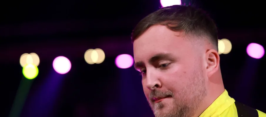 Choque no darts: L�der mundial Luke Littler � eliminado na primeira rodada