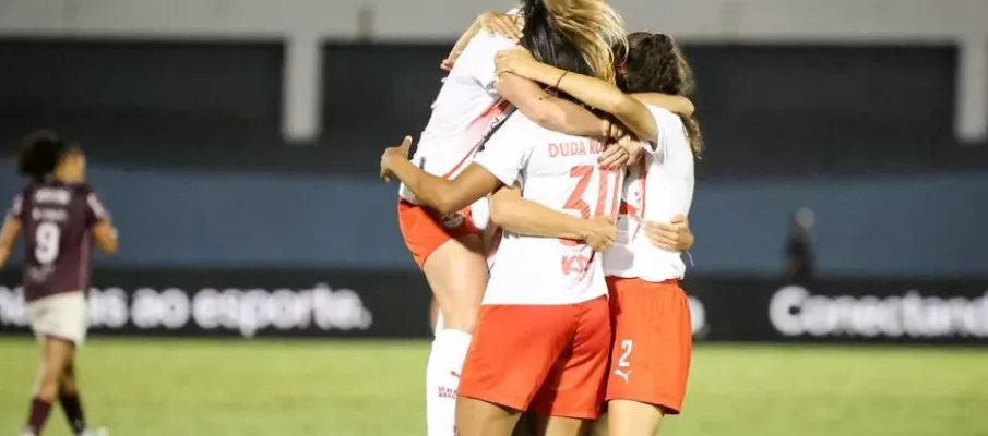 Bragantino vence Ferrovi�ria e fica perto de chegar � semi da Copa do Brasil feminina