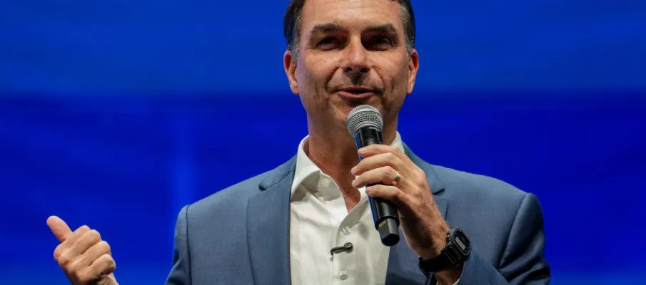 TSE aprova v�deo da campanha de Lula chamando Fl�vio Bolsonaro de 'Mentiroso Master'