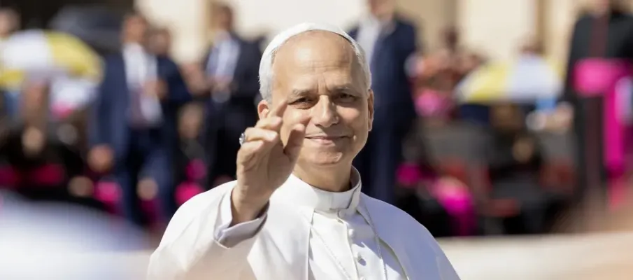 Papa Le�o XIV encerra tratamento contra c�ncer e retoma atividades