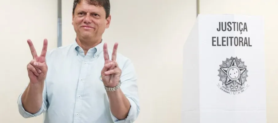 Governador Tarc�sio enfrenta dificuldades na alian�a com Bolsonaro visando a disputa em 2030
