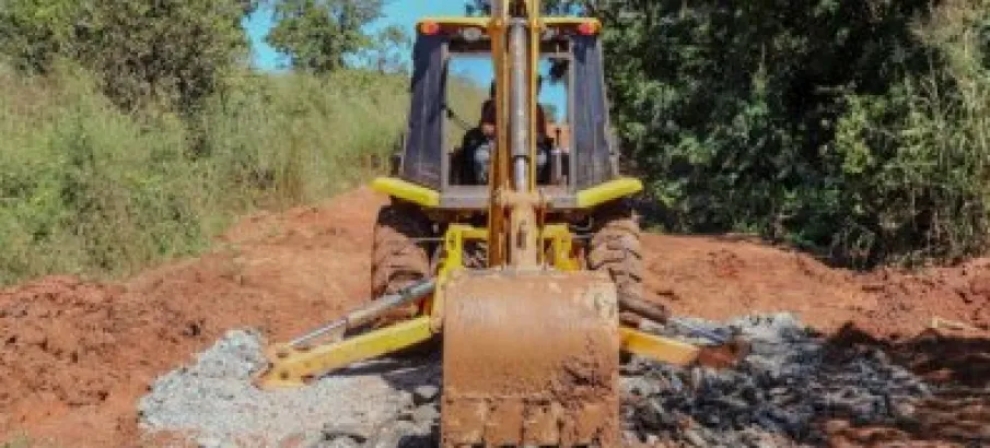 Prefeitura de V�rzea Grande fecha buracos e limpa ruas em 7 bairros