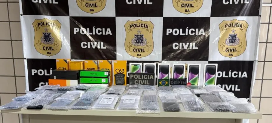 Pol�cia fiscaliza lojas e pega celulares em Teixeira de Freitas