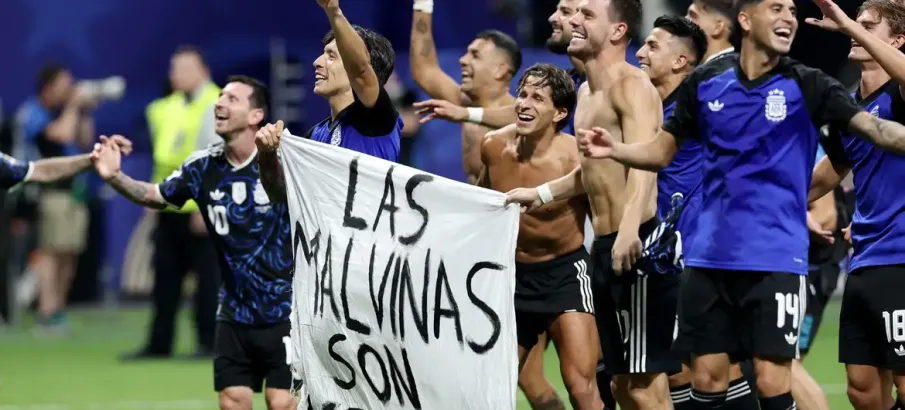 Jogadores argentinos protestam por Malvinas e reabrem debate sobre posse das ilhas