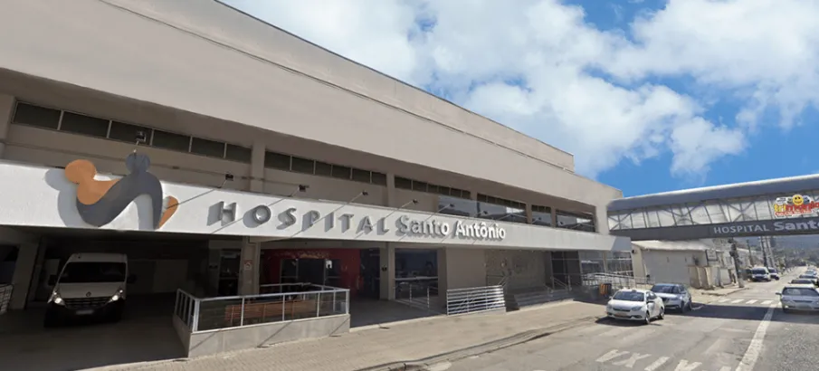 Menino cai em barra de ferro e fica com o corpo perfurado em Santa Catarina