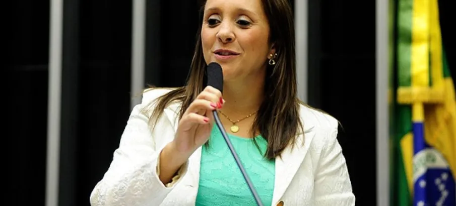 Podemos define nesta segunda se vai apoiar Flavio Bolsonaro e colocar Renata Abreu como vice