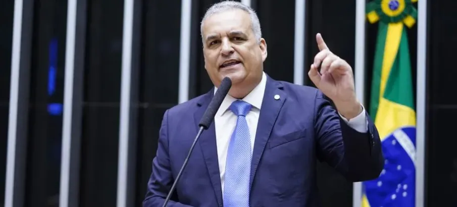 Alfredo Gaspar, ex-secret�rio de ministro de Lula, � escolhido como vice de Fl�vio Bolsonaro