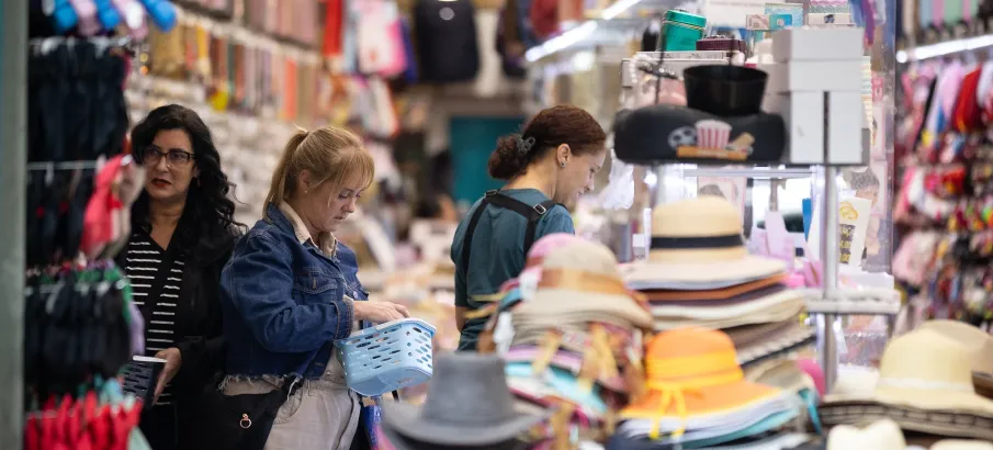 Estado de SP tem 1,3 mil vagas de emprego no setor de com�rcio nesta segunda-feira (31); confira