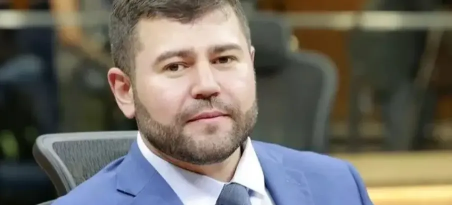 Deputado Amilton Filho morre ap�s carro bater em caminh�o na rodovia BR-050