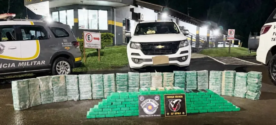 Pol�cia confiscaca mais de 320 quilos de coca�na e crack e prende traficante no interior de SP