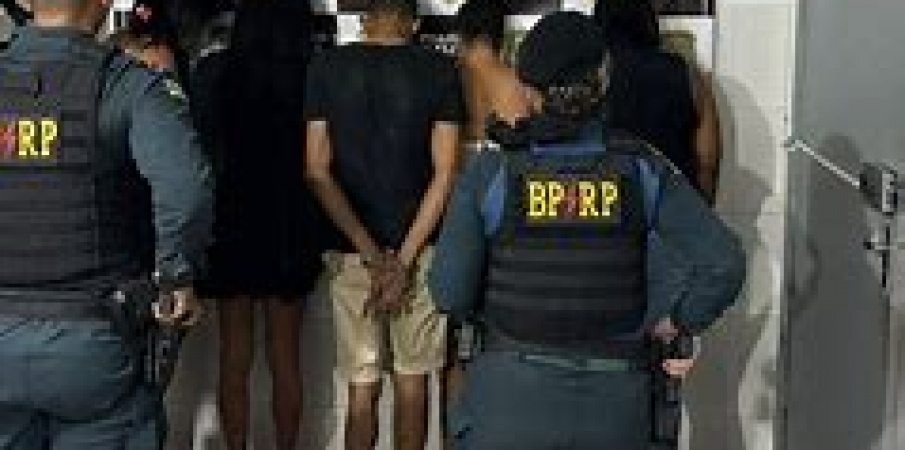 Cinco pessoas so presas por furto de celulares durante festa na Orla de Aracaju