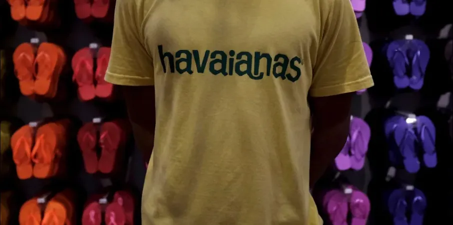 Lojas da Havaianas ficam cheias apesar de boicote, e at� 'bolsonarista' faz compra