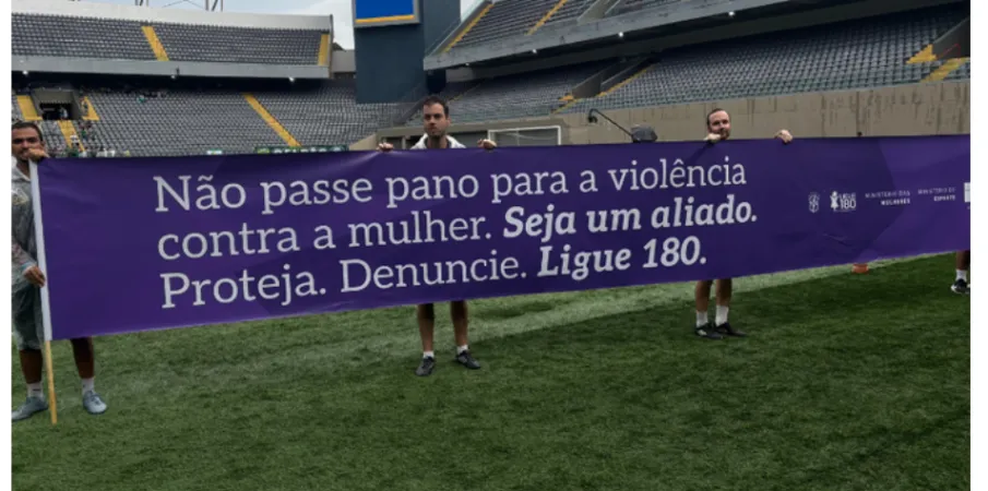 Final da Supercopa Feminina � marcada por mobiliza��o contra a viol�ncia � mulher