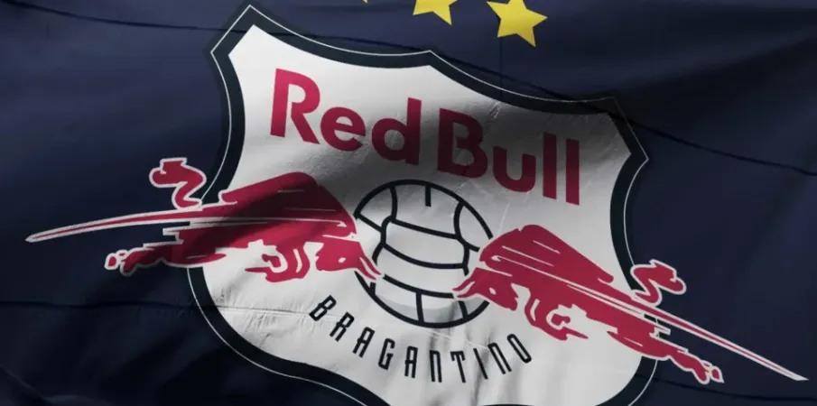 Bragantino anuncia multa a zagueiro por declara��es mis�ginas contra �rbitra