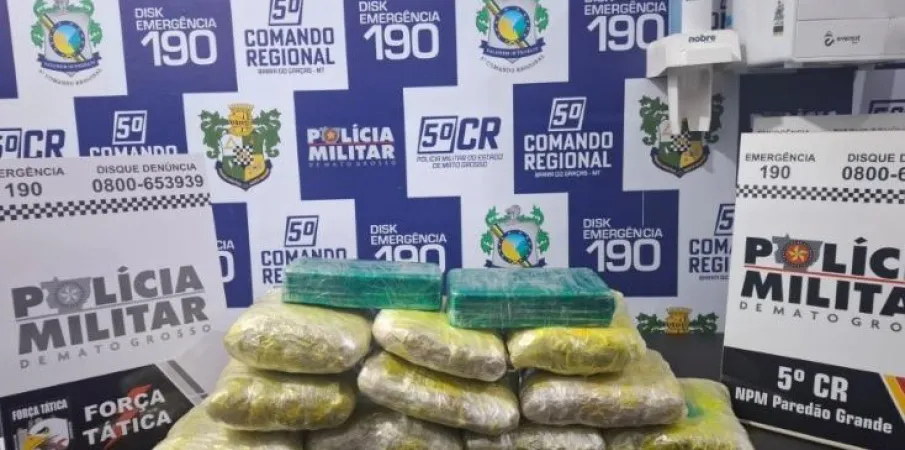 For�a T�tica prende homem que transportava 7,5 quilos de drogas dentro de �nibus