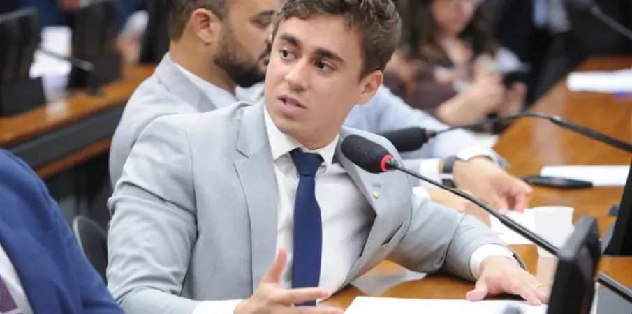 Eduardo ataca Nikolas, e Fl�vio Bolsonaro pede uni�o