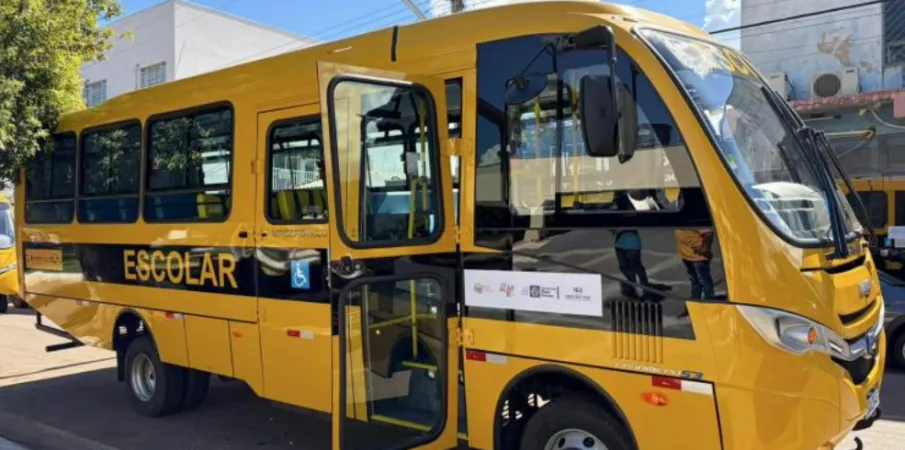 Novos �nibus escolares chegam � Barra do Gar�as e refor�am transporte de alunos da zona rural