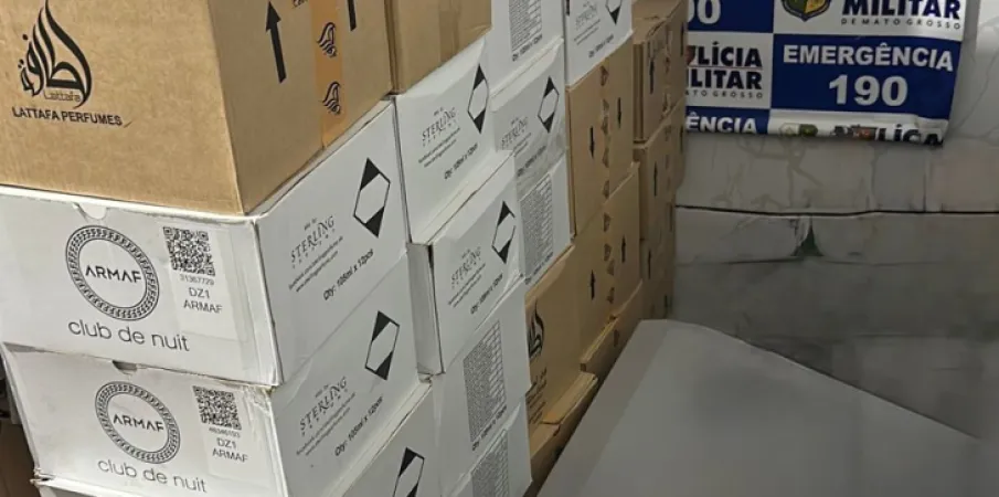 Pol�cia Militar prende homem com 14 caixas de produtos contrabandeados em Alto Araguaia
