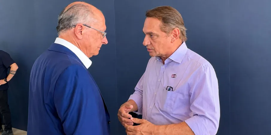 Wilson Santos e Alckmin trocam impress�es sobre ferrovia e agroind�stria durante inaugura��o em Dom Aquino