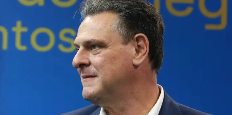 F�varo ironiza desempenho de Pivetta e aposta em Natasha Slhessarenko no segundo turno