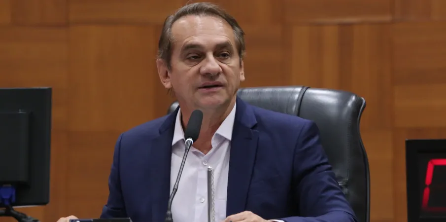 Wilson Santos defende fim dos �concursos fakes� e pede derrubada de veto do governo em MT