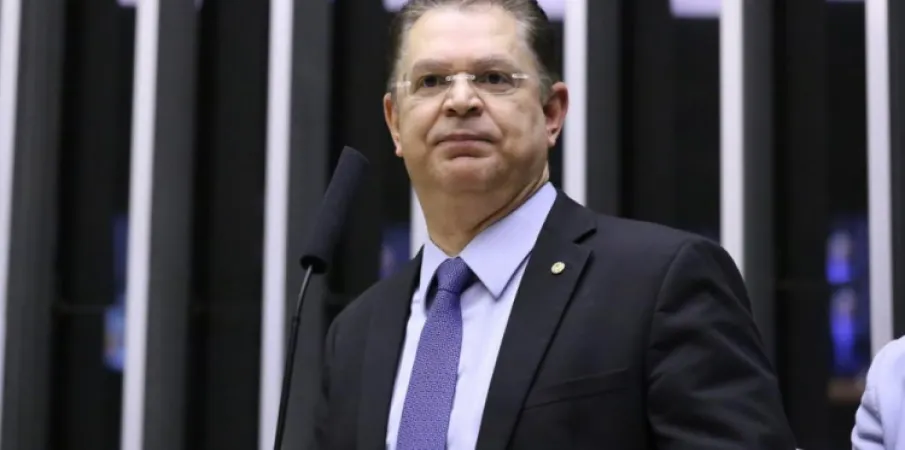 Oposi��o come�a a coletar assinaturas para anistia dos condenados do 8 de Janeiro