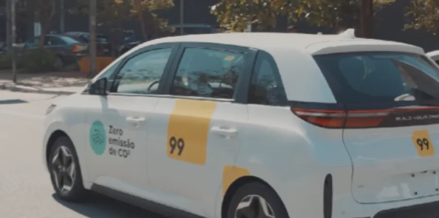 Governo cria linha de cr�dito para motoristas de aplicativo e taxistas