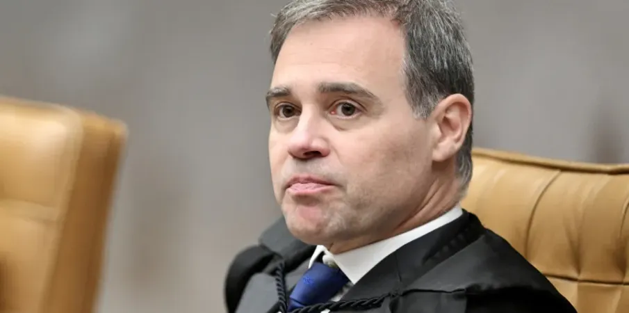 Gilmar Mendes critica ministro do STF por erro grave ao tratar de dela��o de banqueiro