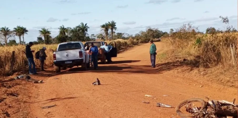 Motociclista morre ao bater em caminhonete em estrada de terra em Mato Grosso