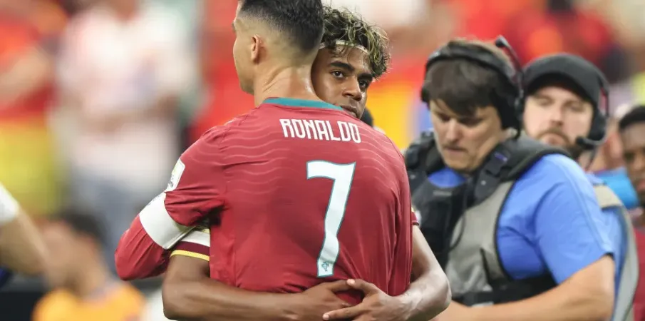 Jovem craque consola Cristiano Ronaldo ap�s elimina��o na Copa do Mundo