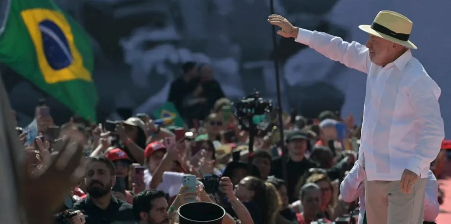 Lula abre campanha em S�o Bernardo com discurso nost�lgico e cr�ticas � direita