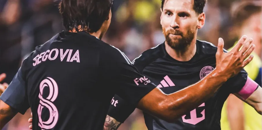 Messi marca gol e emociona ao homenagear pai que faleceu