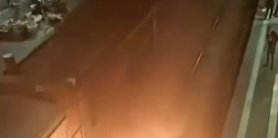 Inc�ndio atinge esta��o de trem no Rio; veja o que aconteceu