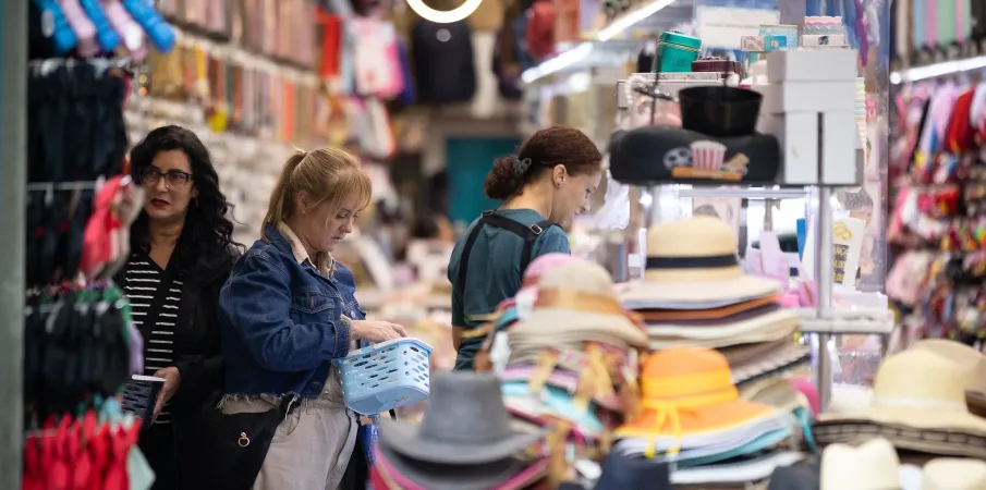 Estado de SP tem 1,3 mil vagas de emprego no setor de com�rcio nesta segunda-feira (31); confira