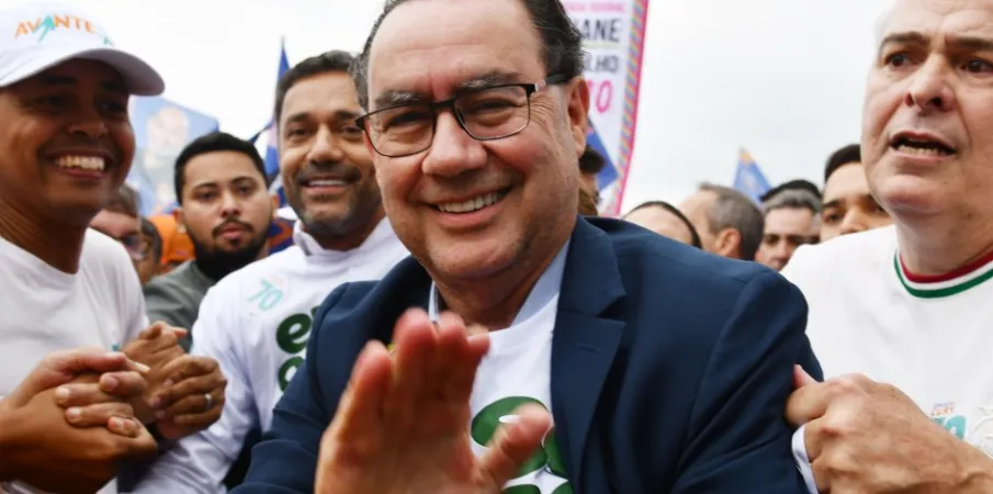 Augusto Cury cancela agenda e chora ap�s morte de Bruno Avelar e Rick Sollo em acidente de helic�ptero