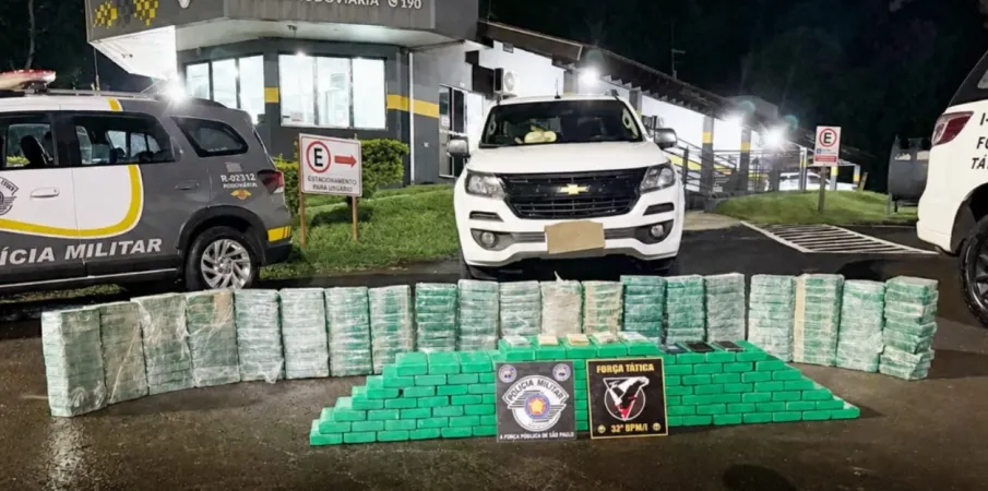 Pol�cia confiscaca mais de 320 quilos de coca�na e crack e prende traficante no interior de SP